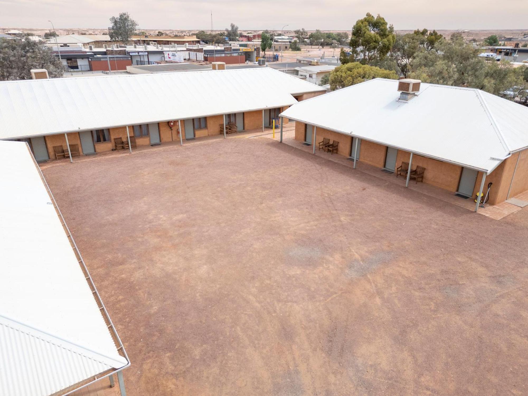 Mud Hut Motel Coober Pedy Eksteriør bilde