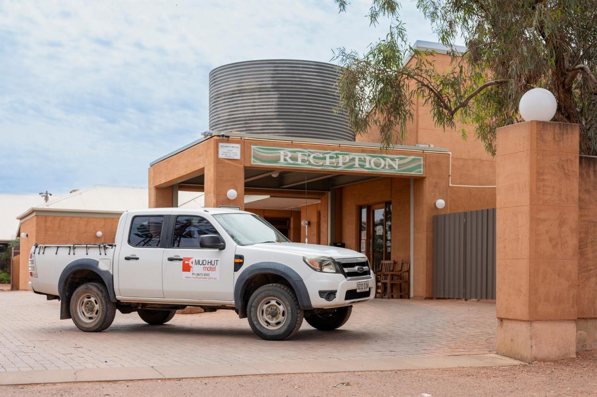 Mud Hut Motel Coober Pedy Eksteriør bilde