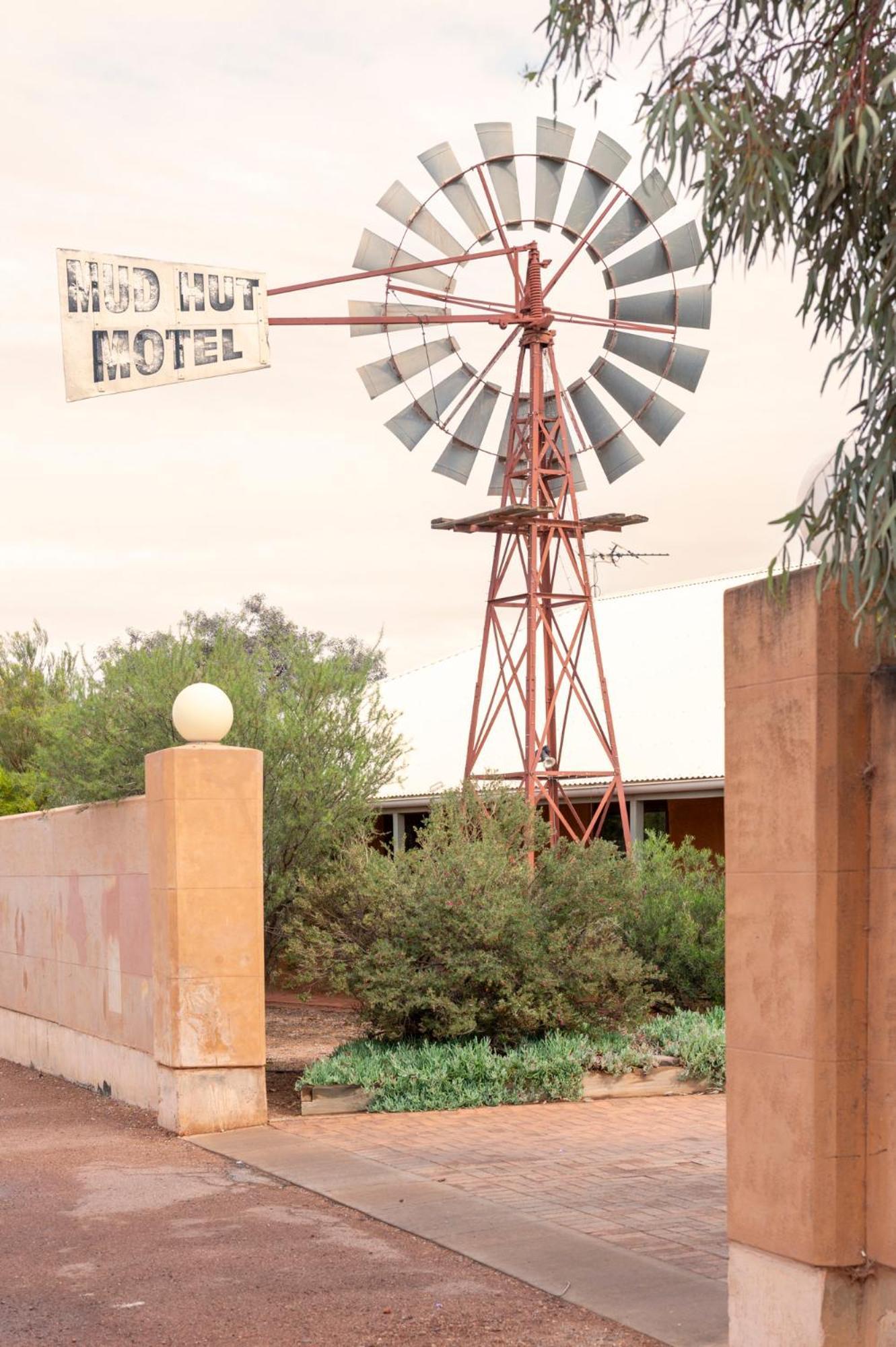 Mud Hut Motel Coober Pedy Eksteriør bilde