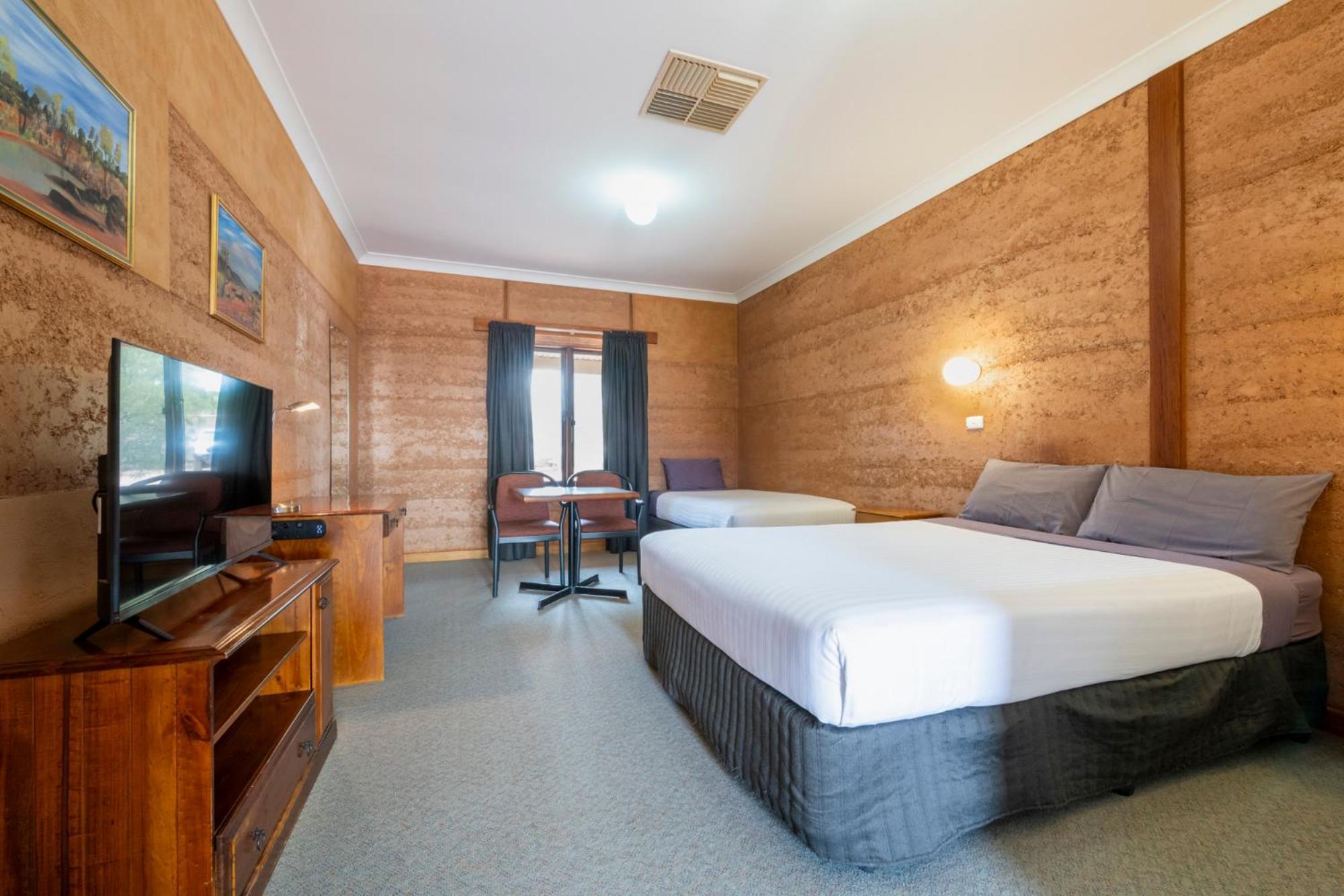 Mud Hut Motel Coober Pedy Eksteriør bilde