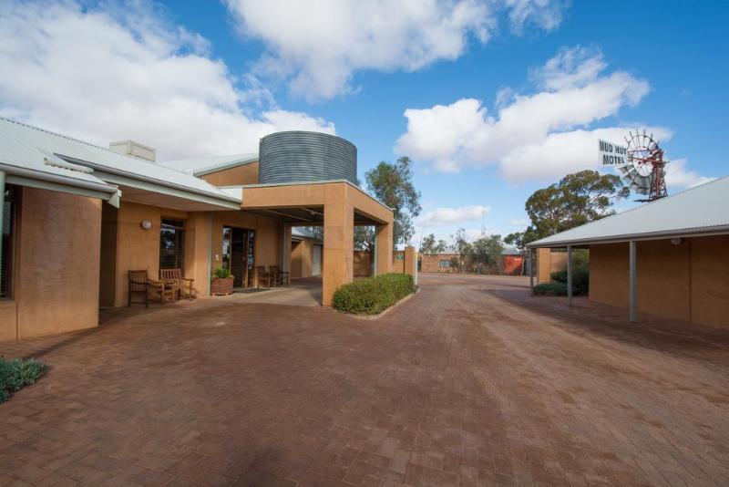 Mud Hut Motel Coober Pedy Eksteriør bilde